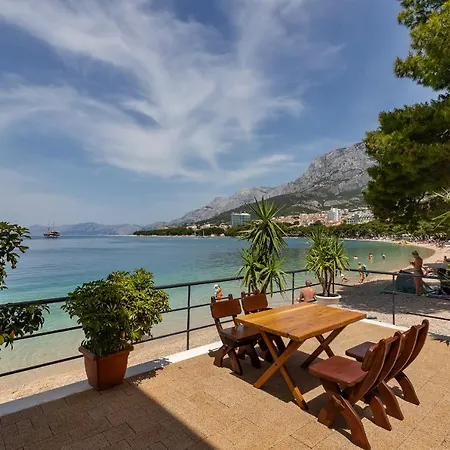 Beach Riviera - Zuta Kuca Guest house Makarska