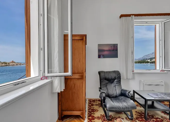 Riviera - Zuta Kuca Penzion