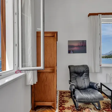 Beach Riviera - Zuta Kuca Gostinjska kuća