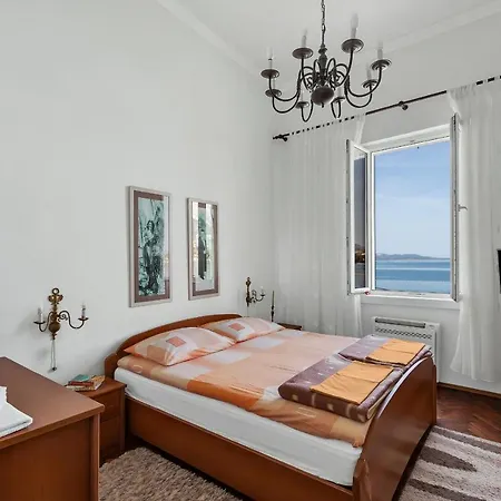 Beach Riviera - Zuta Kuca Gostinjska kuća *