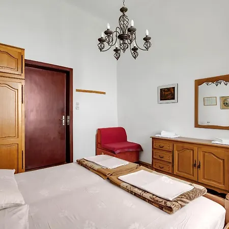 Beach Riviera - Zuta Kuca Gostinjska kuća