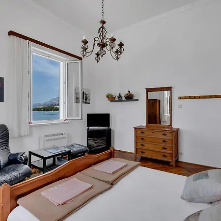 Beach Riviera - Zuta Kuca Gostinjska kuća *