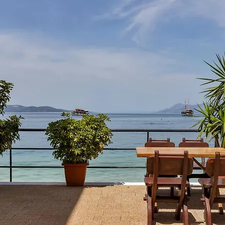 Beach Riviera - Zuta Kuca Makarska