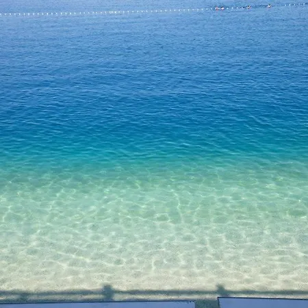Beach Riviera - Zuta Kuca *