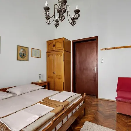 Beach Riviera - Zuta Kuca Gostinjska kuća Makarska