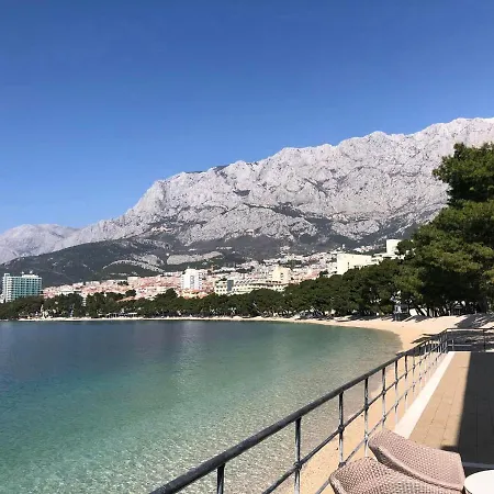 Beach Riviera - Zuta Kuca Gostinjska kuća *