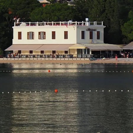 Beach Riviera - Zuta Kuca *