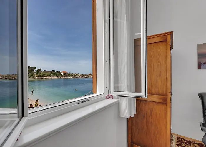 Riviera - Zuta Kuca Makarska