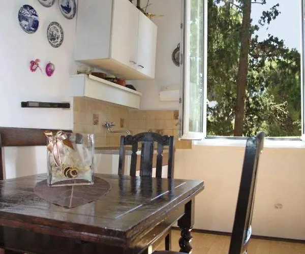 Riviera - Zuta Kuca Gasthuis Makarska