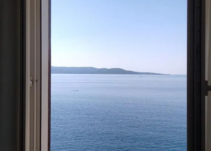 Riviera - Zuta Kuca * Makarska